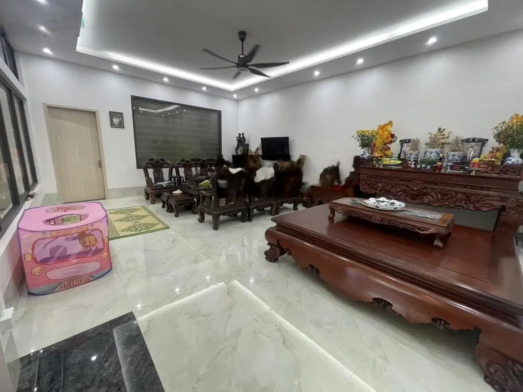 Nhà hàng bề thế quận Tây Hồ - DT khủng - nở hậu - vừa ở vừa KD nhà hàng sân vườn