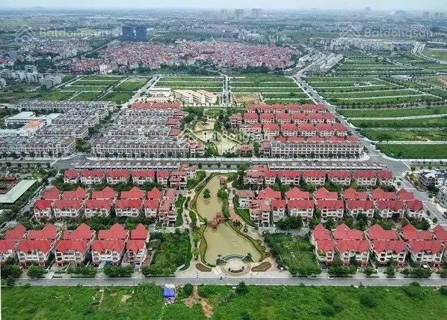 Bán biệt thự lô góc khép kín Đường Tố Hữu, 240m2 3 tầng, Gần Hồ, 9m mặt tiền