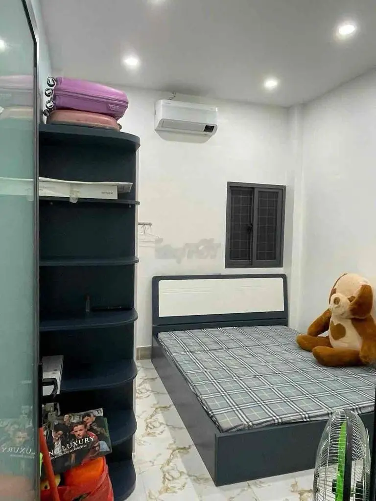 Bán gấp nhà 5 lầu, Giá chỉ 3ty8, đường số 11, BHH Giáp Aeon TP có 4PN
