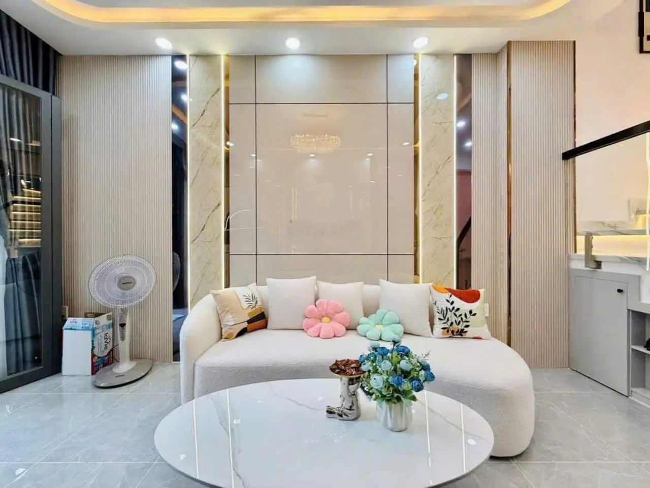 Chủ cần bán nhà gấp Bùi Văn Ngữ, Q12, 64m2, 2 tỷ 200, cho thuê 18 triệu, Sỗ sẵn