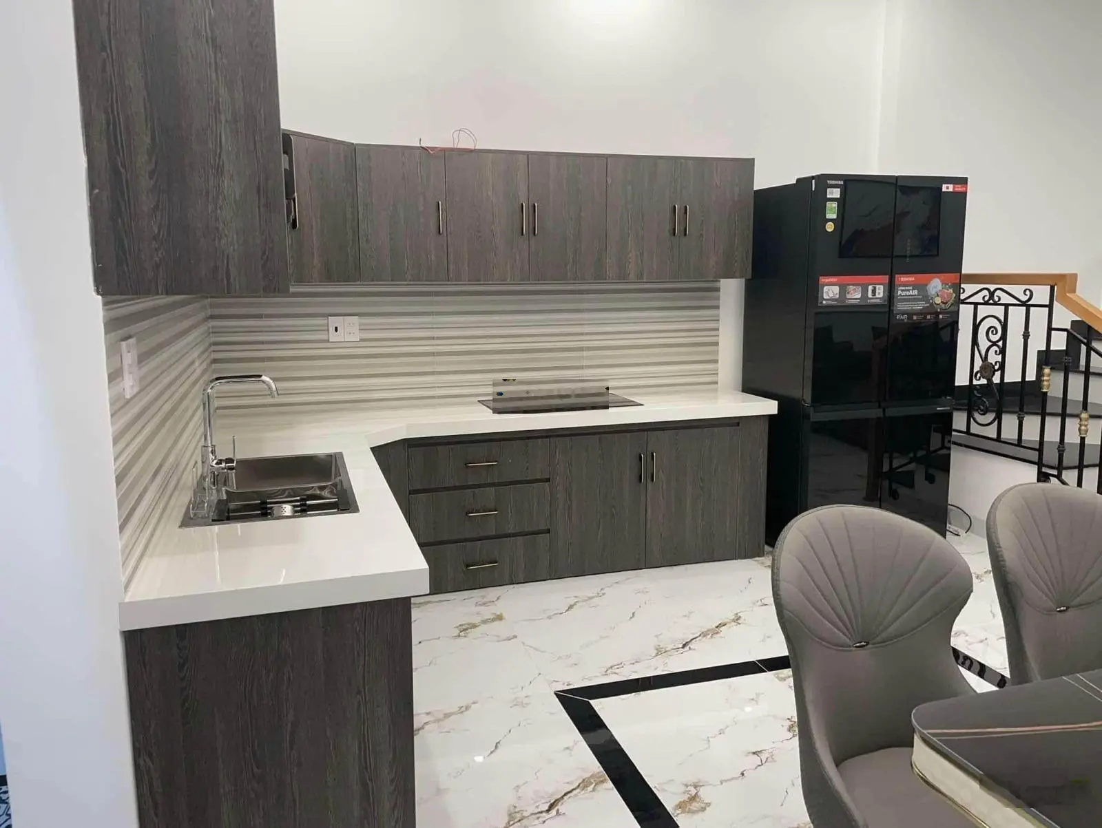 Cần bán nhà đẹp đối diện công viên khu đô thị Lê Hồng Phong 2, Đầy đủ nội thấy chỉ 7tỷ5