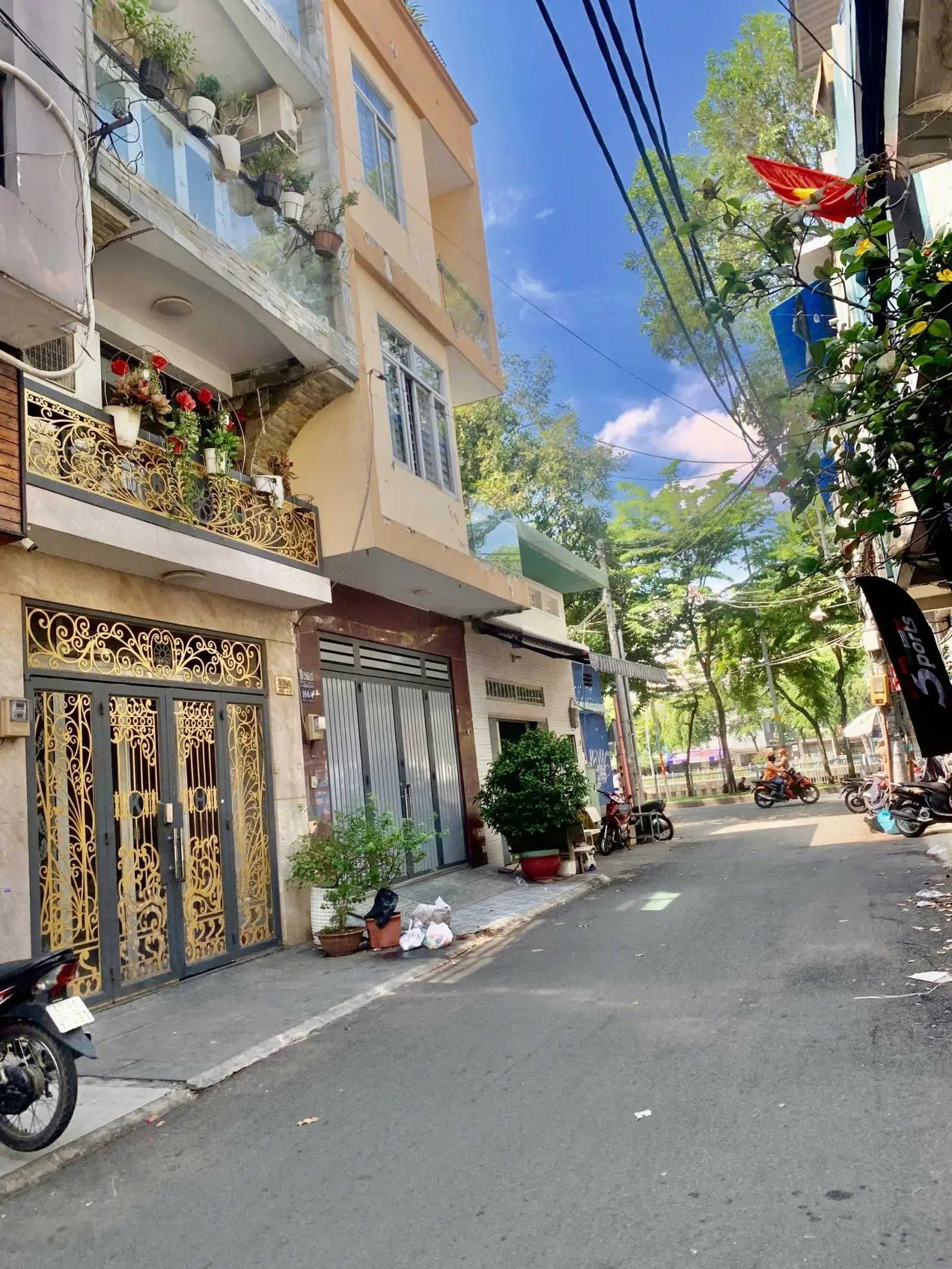 Hàng xóm Q1 - hẻm xe tải Đinh Tiên Hoàng (DT: 4x16m CN 60m2 + 4 tầng) giá 12,5 tỷ - 0353548882