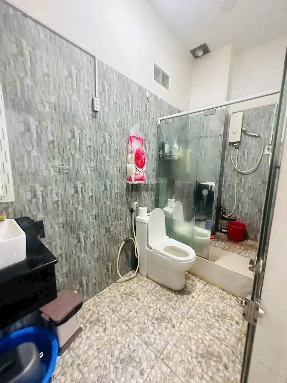 Nhà 3 tầng hẻm xe hơi đường linh đông,thủ đức,64m2,giá 6,2 tỷ,thu nhập 20Tr/tháng