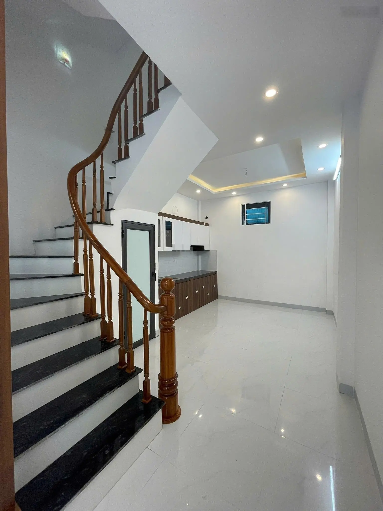 Siêu hot! Nhà ngay Vành Đai 4, Quốc lộ 21B. 4 tầng 35m², sổ đỏ chính chủ, ô tô đỗ cửa