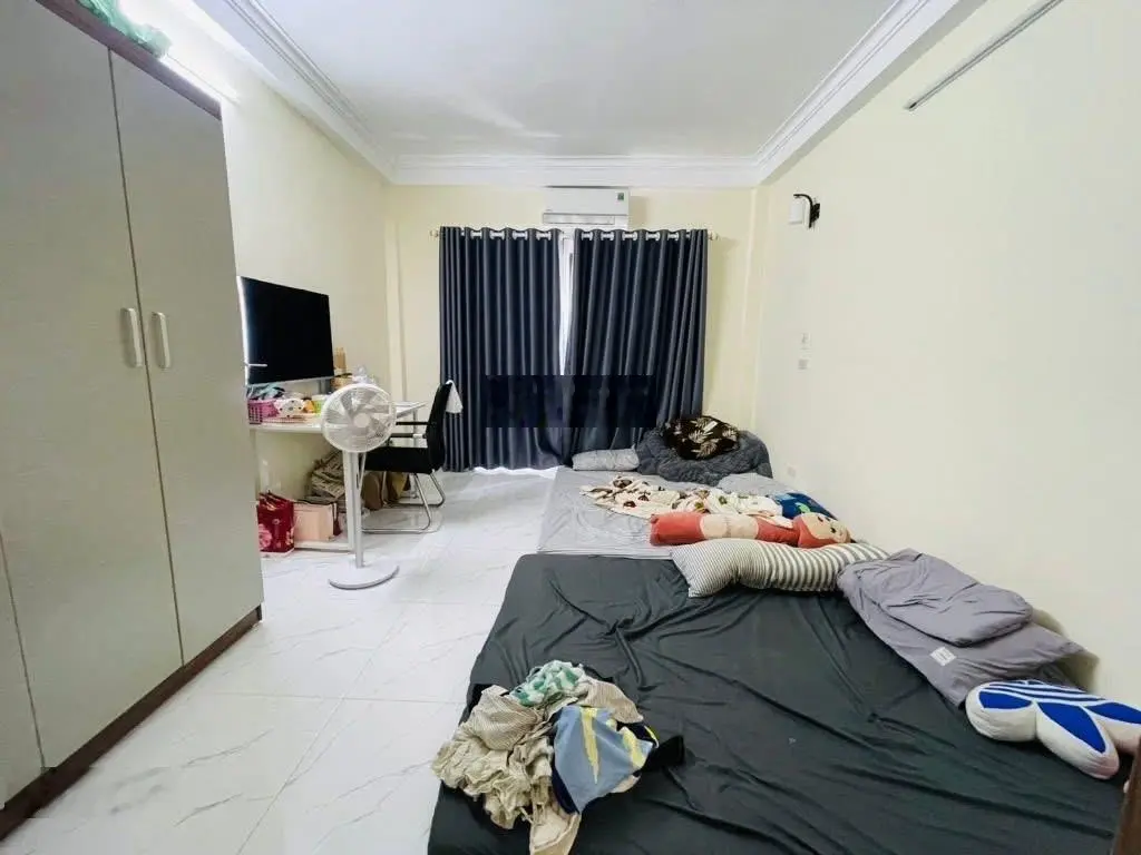 Chị gái nhờ bán nhà Phố Lĩnh Nam 34m2, 5 tầng, 3 ngủ Giá hơn 5 tỷ. Ngõ nông, thông, 10m ra oto đỗ.