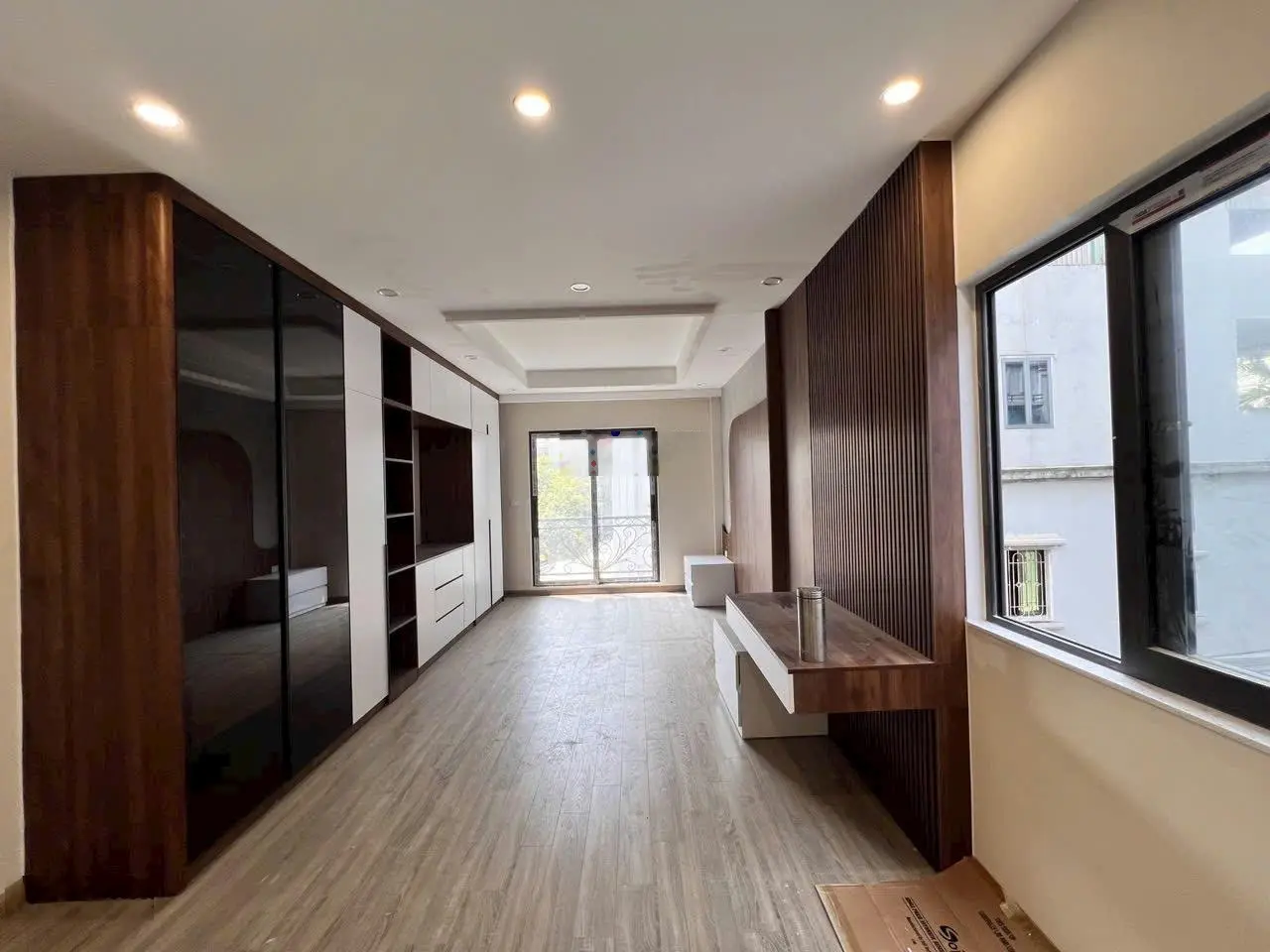 Bán nhà Bồ Đề 6 tầng thang máy, gara ô tô - vị trí đắc địa, nhỉnh 13 tỷ
