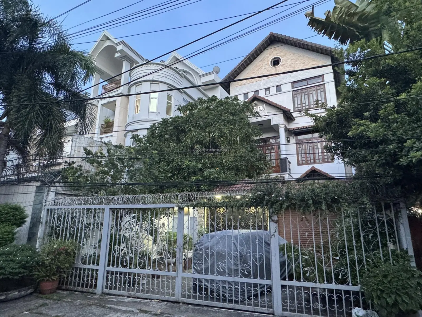 Cần bán gấp! biệt thự 3 tầng 280m2(10x28m), 24tỷ TL, khu ven sông sg đường số 25, gần TTTM Gigamall