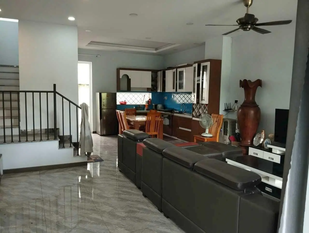 Bán nhà trệt 2 lầu KDC Phú Hữu Tp. Thủ Đức, DT 90m2 4pn đường 8m, giá 6.6 tỷ hạ còn 6.2 tỷ chốt