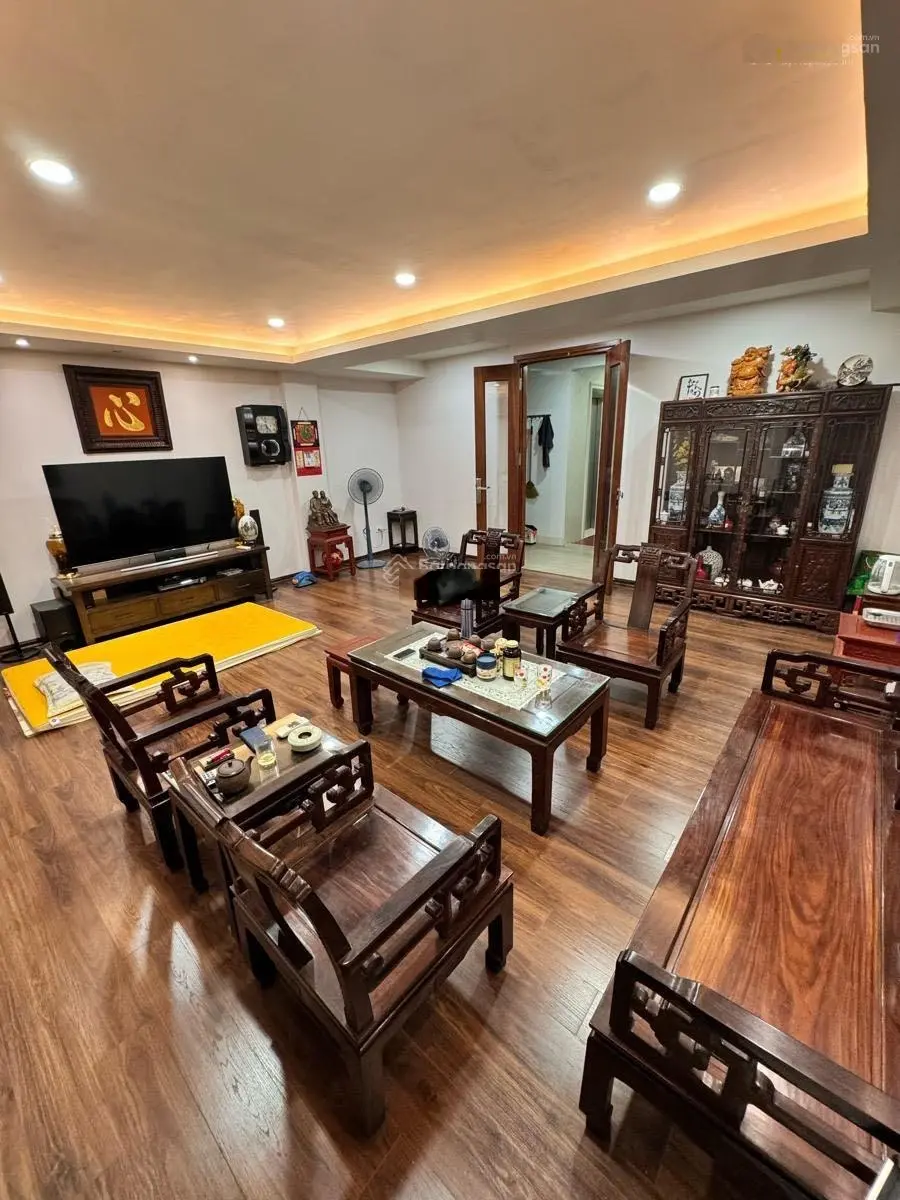 Chính chủ! Bán nhà 7 tầng Hào Nam, thang máy, 1 nhà ra mặt phố, MT 6m, có thiết kế, 62m2, 19.3 tỷ
