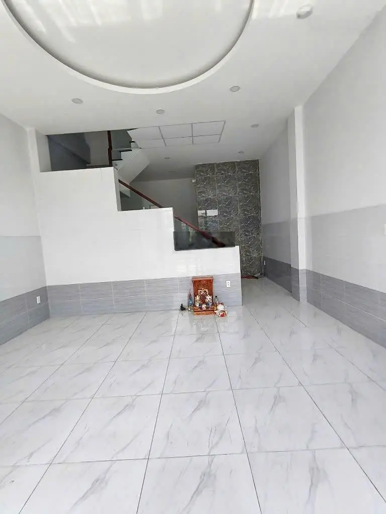 Bán nhà trung tâm thành phố Tân An - 5x25m, 1 trệt 2 lầu, cách AEON Tân An 1 Phút