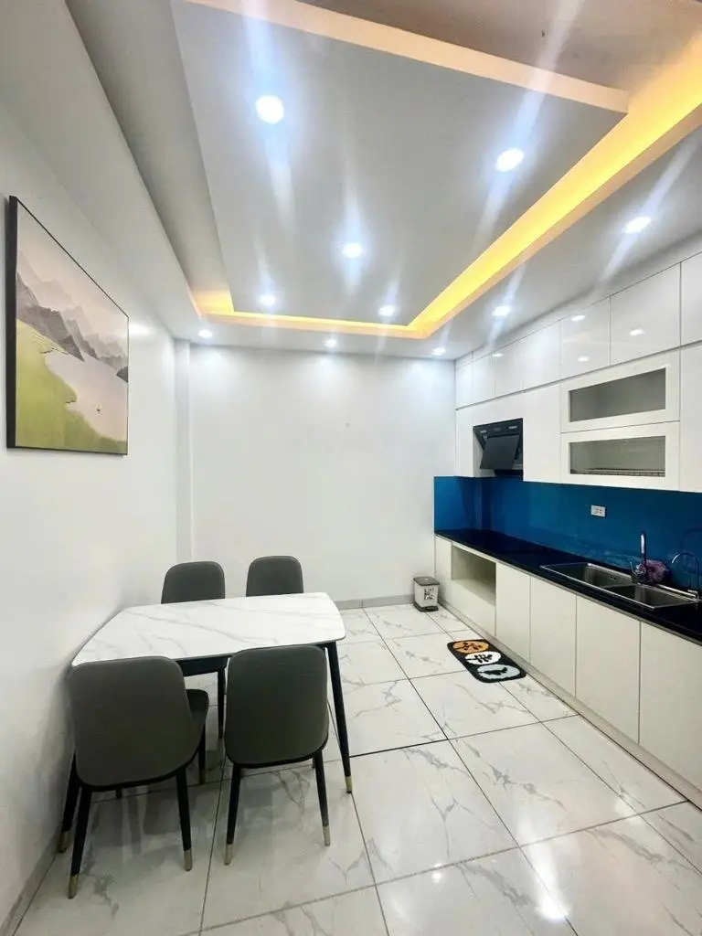 Bán nhà ngõ 462 ngọc thụy phân lô ô tô vào nhà nhà đẹp 4 tầng khu dân trí cao an sinh tuyệt vời
