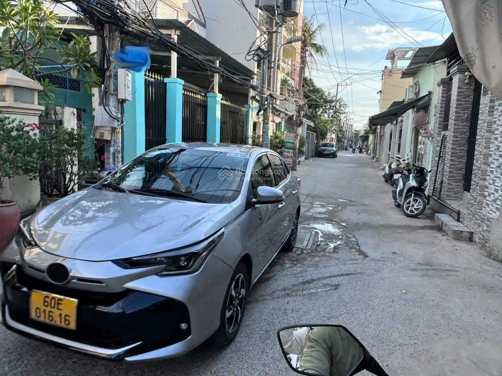 Chủ ở xa cần bán gấp nhà 3 tầng hẻm xe hơi ngay sát bên Cầu Bông Quận Bình Thạnh Giá chỉ hơn 7 tỷ