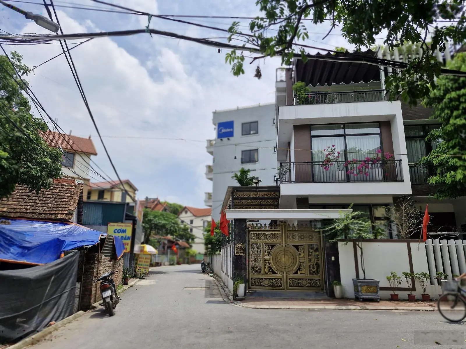 ĐA TỐN - GIA LÂM- KINH DOANH- VĂN PHÒNG- Ô TÔ TRÁNH- LÔ GÓC- NỘI KHU ECOPARK- CẠNH VINHOMES BIỂN HỒ
