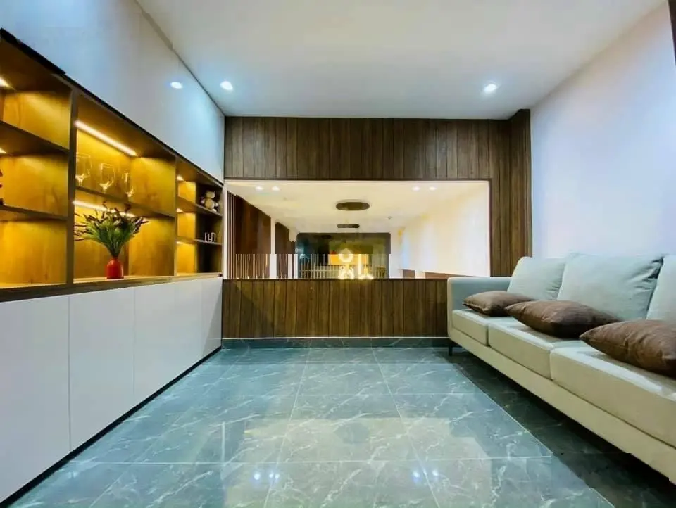 Bán nhà mặt tiền ngang 8x17m đường kinh doanh Nguyễn Trãi Phường 8 Quận 5 giáp quận 1