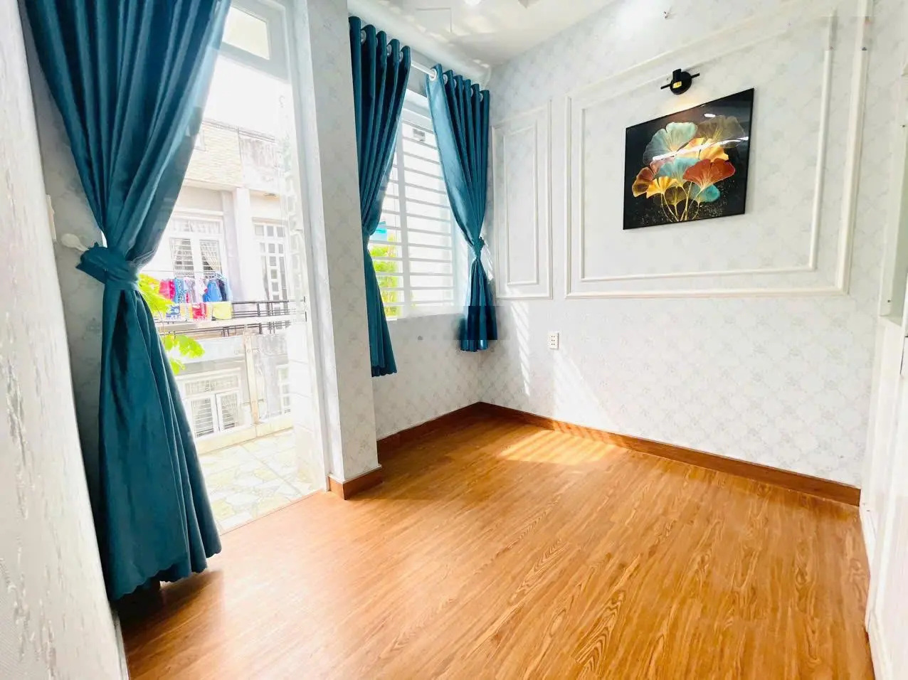 Bán nhà đúc 2 lầu hẻm xe tải thông, gần chợ Hạnh Thông Tây, trung tâm Gò Vấp, giá 3,79 tỷ