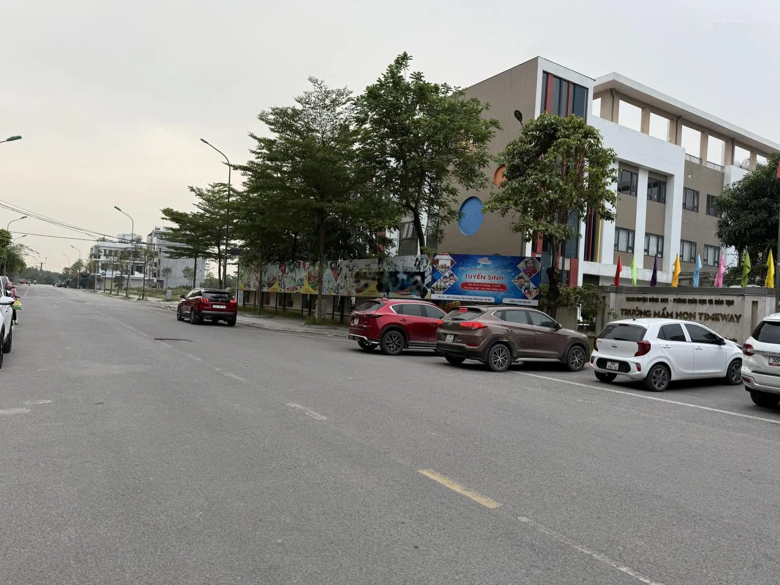 Bán nhà 3 tầng ô tô đỗ cửa, sát trường quốc tế archimedes và timeway, tiên dương , đông anh