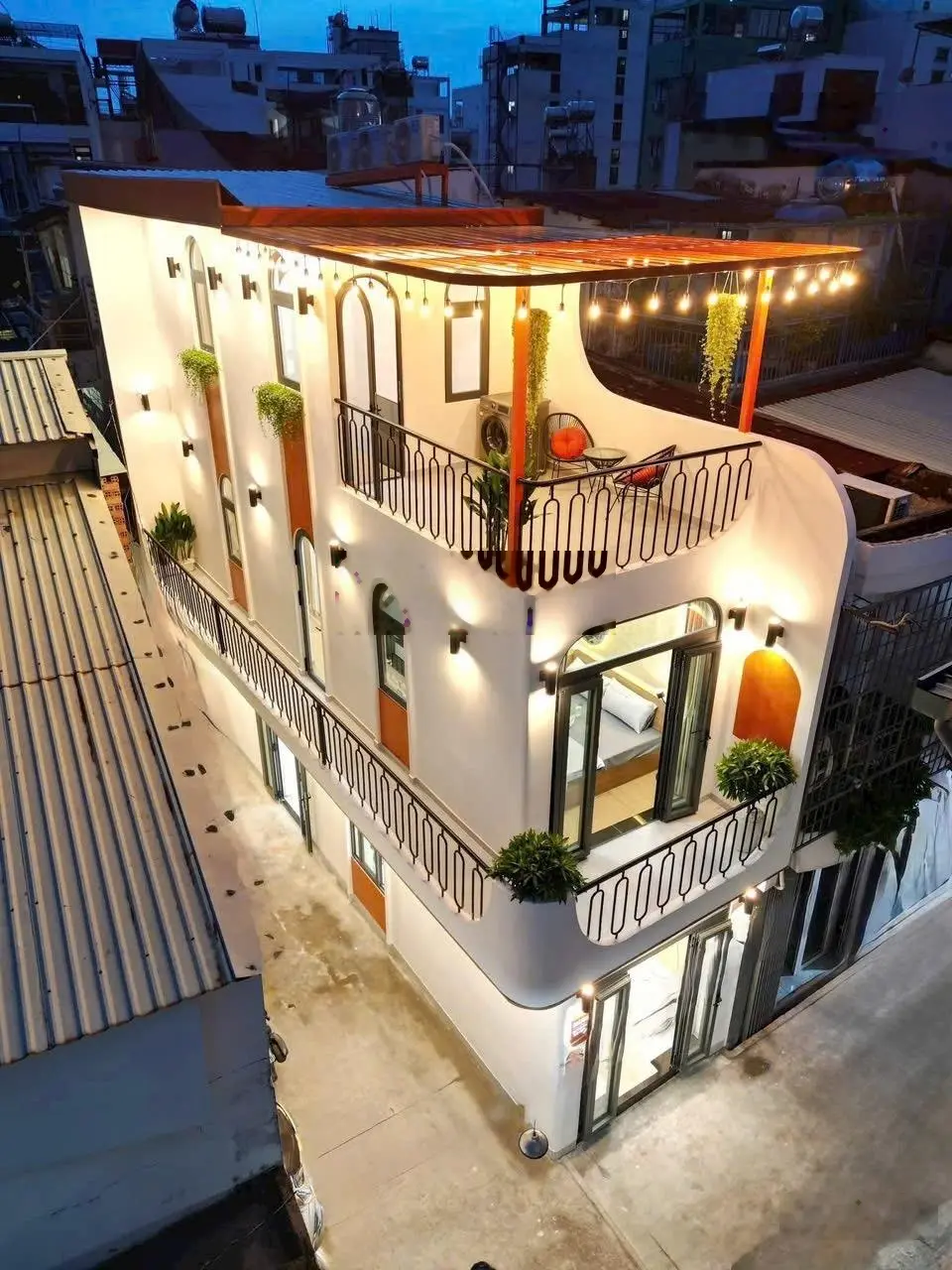 Siêu phẩm Nhà mới Xây Bùi Đình Tuý,Bình Thạnh. DTSD gần 100m2.Full nội thất.Giá 4.980