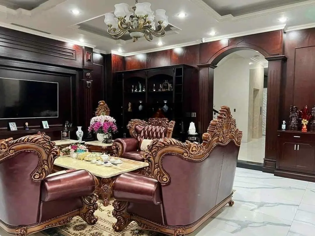 Bán 2 căn biệt thự VIP khu trung tâm hành chính TP Dĩ An, Bình Dương. Giá ngộp