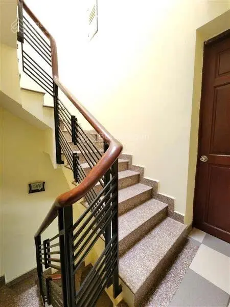73m2 hiếm giáp Phan Xích Long - 2 MT đẹp - BTCT - 5PN - hoàn công - nở hậu - 8tỷ5