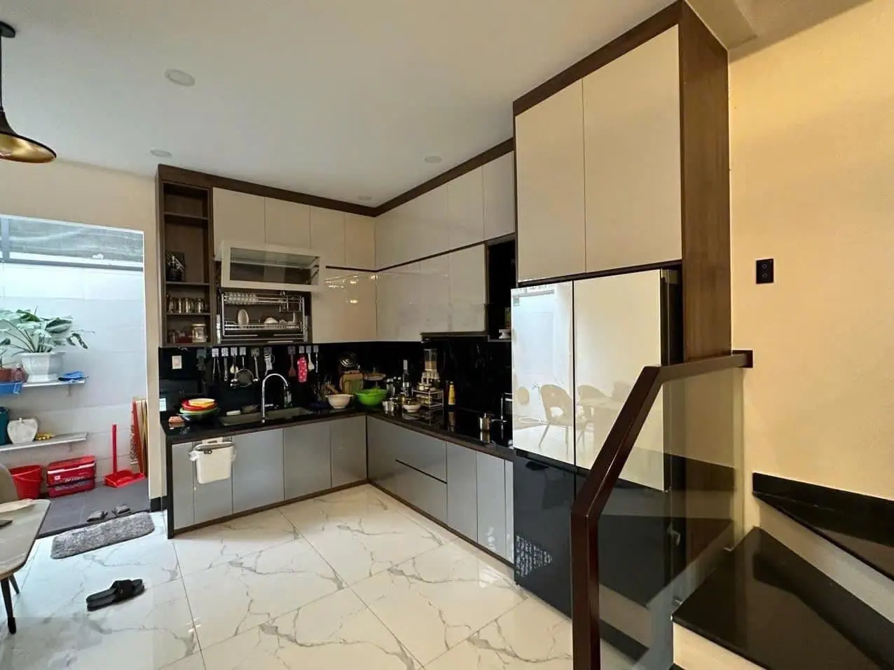 Bán nhà đẹp 80m2 có 3 tầng ở KDT Lê Hồng Phong 2 Nha Trang, Khánh Hòa - vị trí đẹp đầy đủ tiện ích