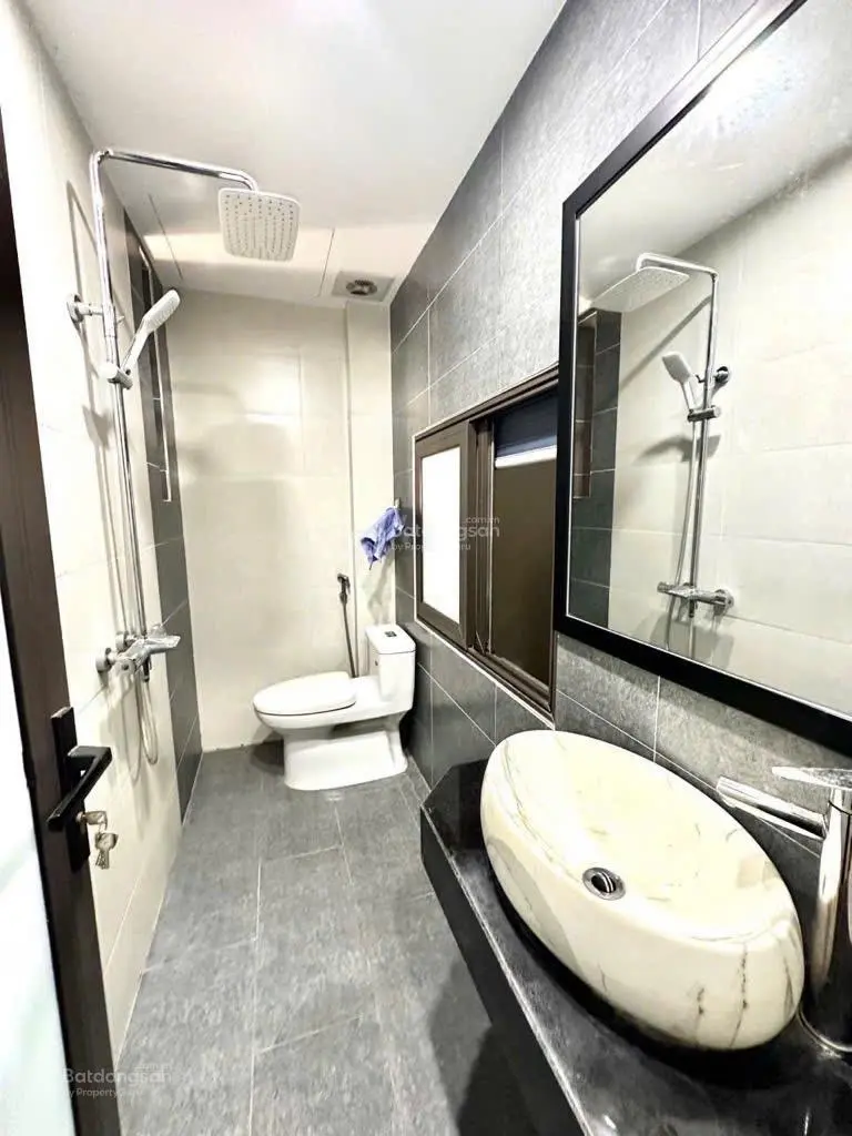 Cực hiếm- ô tô đỗ cổng , ngõ cực nông, ngày sau Big C Long Biên, nhà dân xây đẹp, tặng nội thất