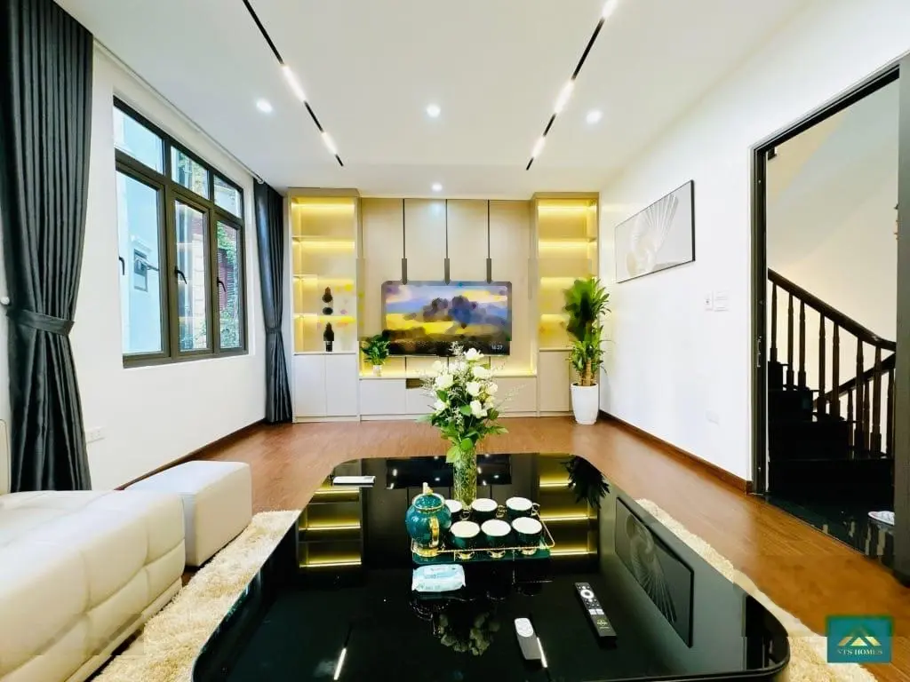 Bán nhà Tôn Đức Thắng - Đống Đa, kinh doanh, ô tô tránh, DT 54m2 x 4 tầng, MT 4,5m ngõ thông ở ngay