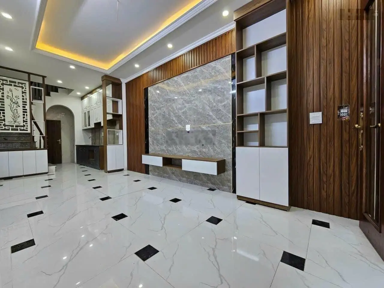 5.68 tỷ - 30m2 - 5 tầng mới - Đại La - HBT - HN