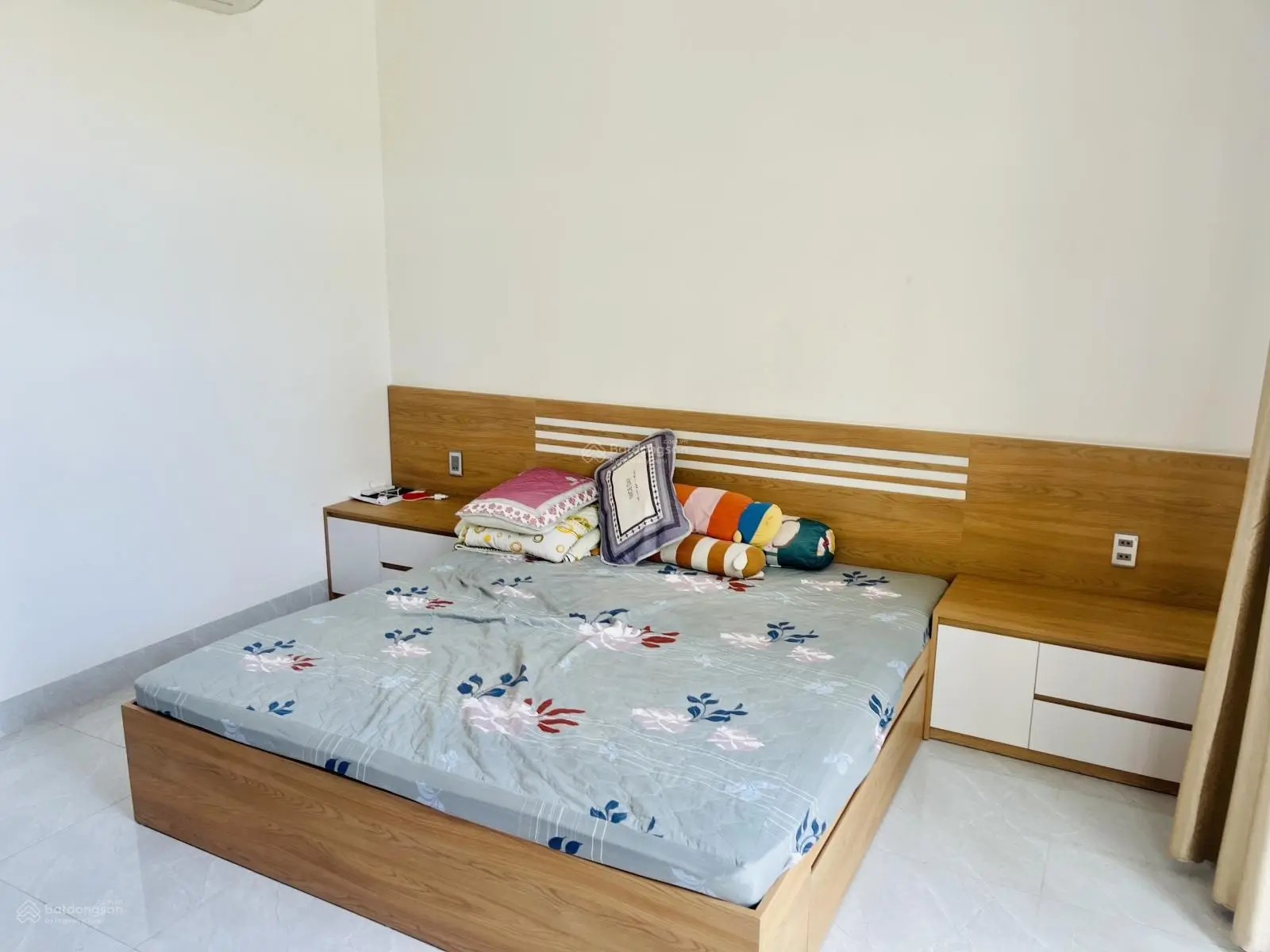 Bán nhà 4 tầng đối diện công viên nội thất đẹp sổ hồng cá nhân gần biển