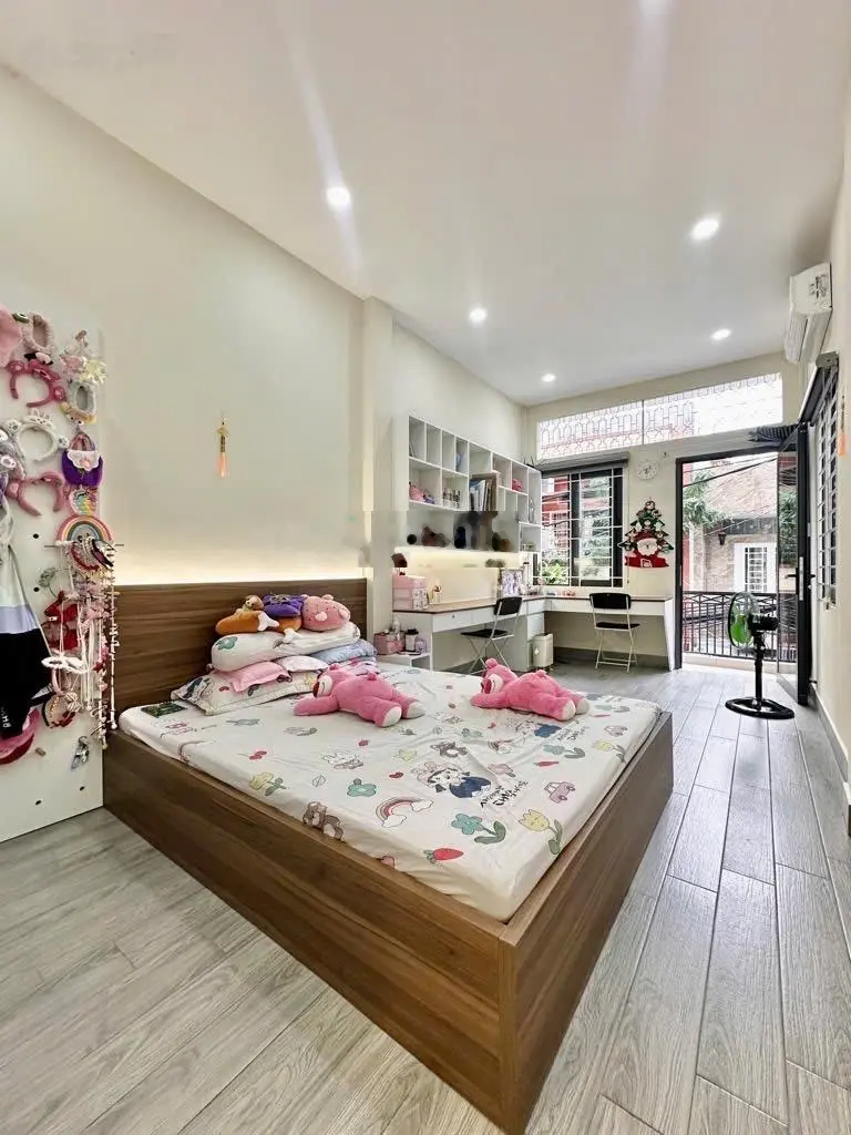 Bán nhà 3/2 quận 10 - hẻm 6m thông ôtô tránh - 1 sẹc cách mặt tiền 10m - 30m2 ngang 3.2m sổ vuông