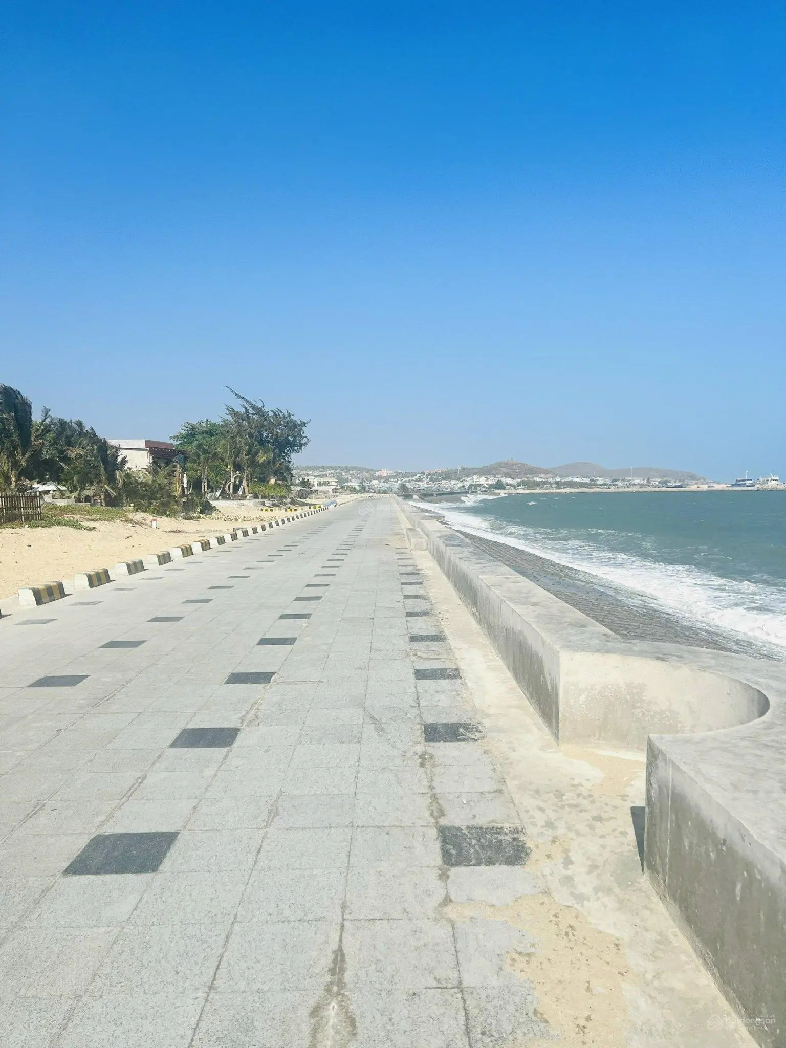 Bán căn nhà cũ Tp Phan Thiết cách biển 50m2 ô tô 2 làn nhựa 0931 218 *** gặp Hiến