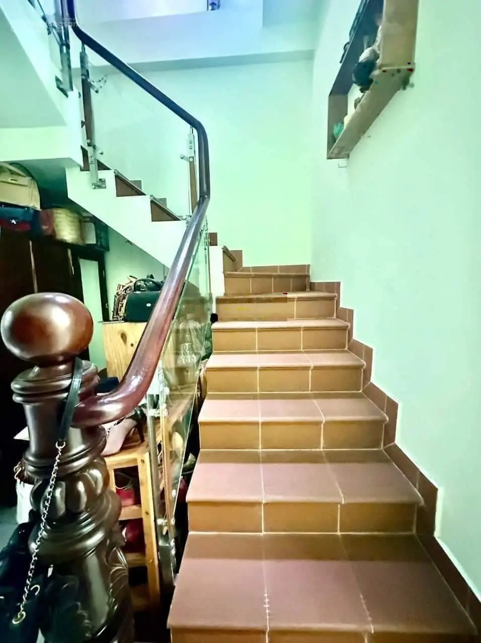 Nhà 1 trệt 1 lầu 80m2 gần chợ Xóm Nghèo, gần Vincom, ngã tư 550