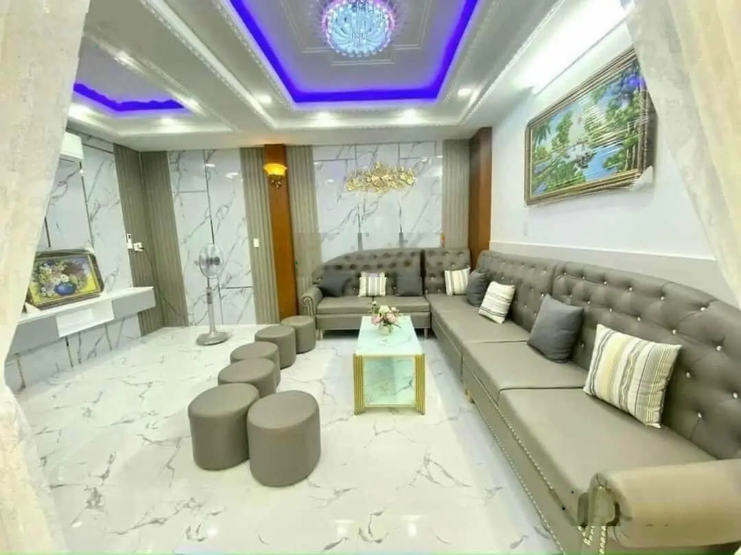 Bán nhà mặt tiền Cao Đạt, Phường 1, Quận 5. DT (6.6x12m) 4 tầng, giá chỉ 19 tỷ