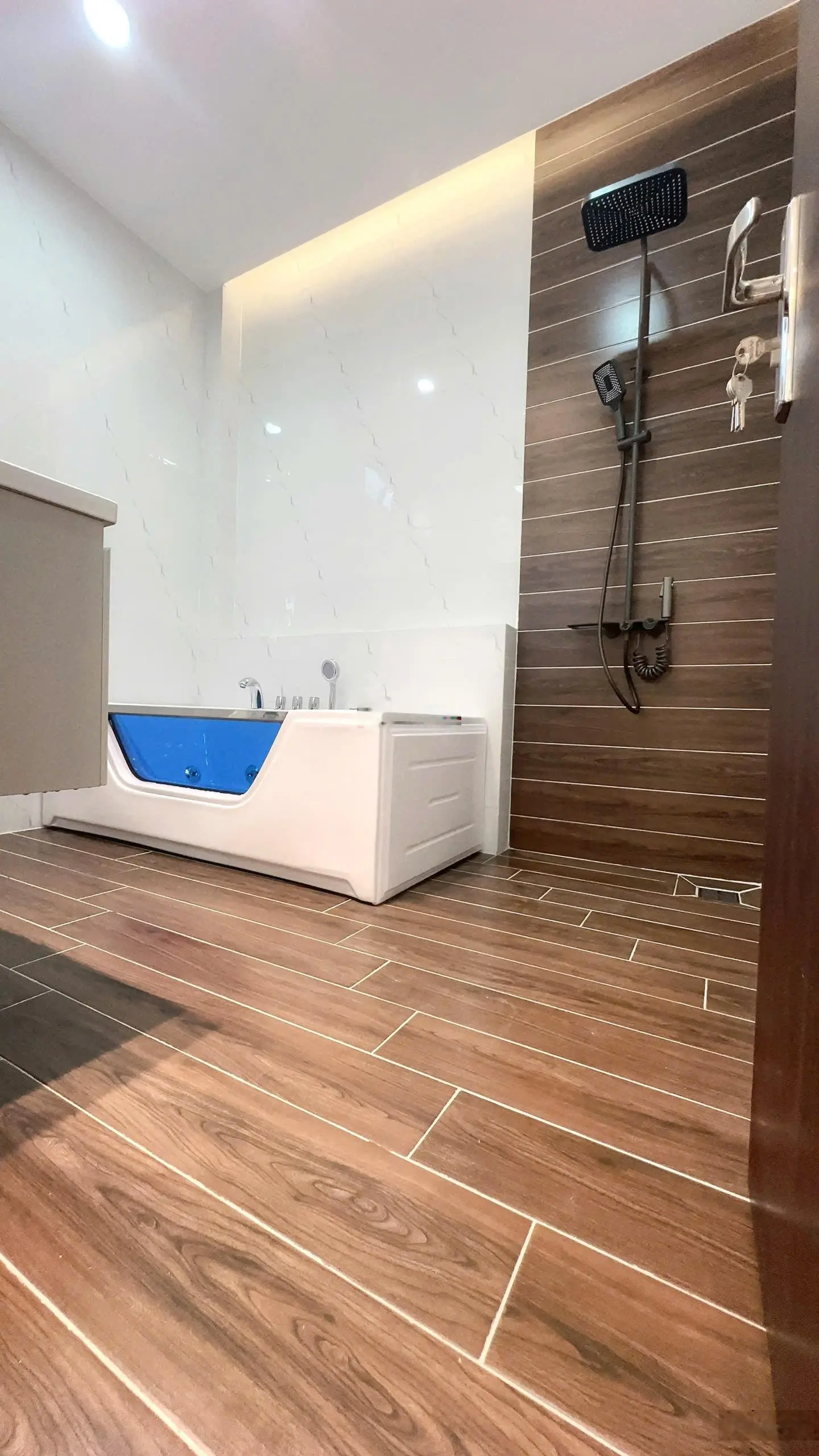 Chính chủ cần bán căn nhà tâm huyết, giá chỉ 3,25 tỷ/100.8m2, nhà mới đẹp y hình. LH: 0903316319