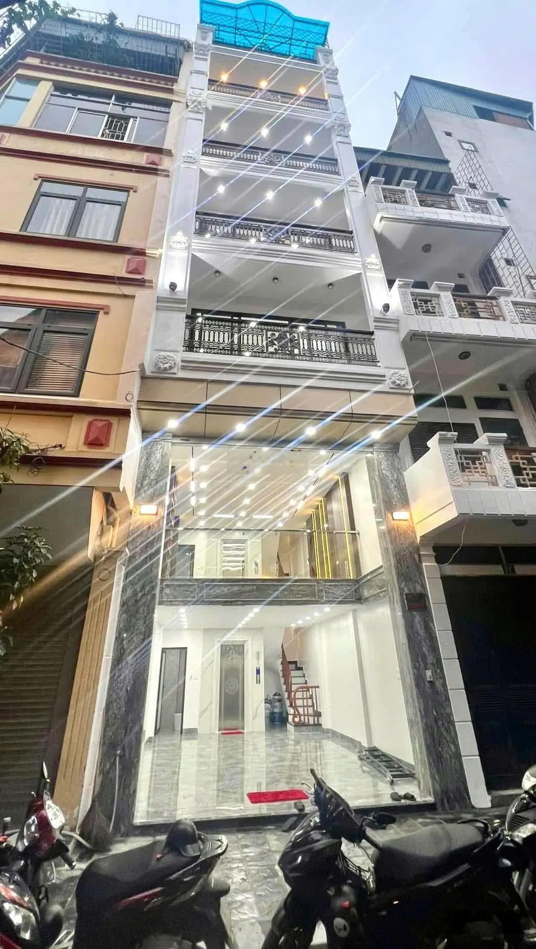 Phố #TrầnKhátChân có #THANGMÁY, ngõ rộng, thoáng, 43m, 6 tầng, nội thất giá trị tỷ, 6 tầng (TL)