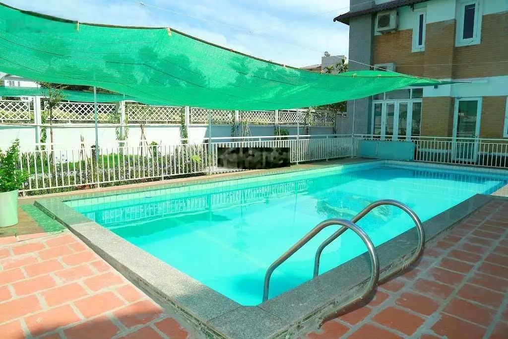 Bán biệt thự 1060m2 đường Nguyễn Văn Hưởng, giá 180 tỷ