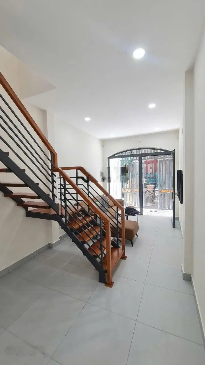 Siêu phẩm nhà đẹp full nội thất phố tây - giá 4,8 tỷ - tp nha trang - nhà 2 tầng mặt hẻm đường nguy