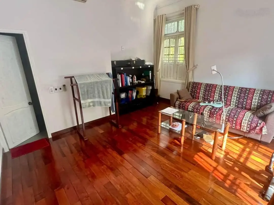 Bán villa hồ bơi ngay sát chợ Bắc Mỹ An, giá rẻ bằng đất kiệt
