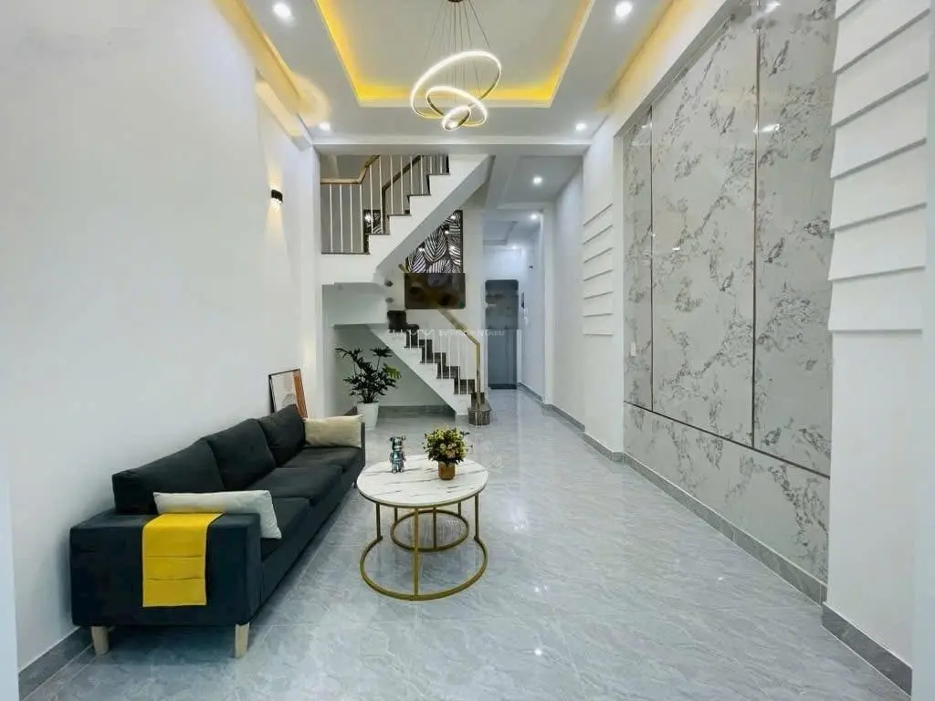 Cần bán nhà đường Song Hành (Hóc Môn). Có SHR đầy đủ 80m2 đang có hợp đồng thuê