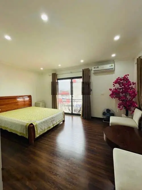 Nhanh Tay Thì Còn ! Nhà Đẹp Trung Tâm Thạch Bàn, Lô Góc, DT 35m2, MT 4,6m. Giá 5,25 TỶ