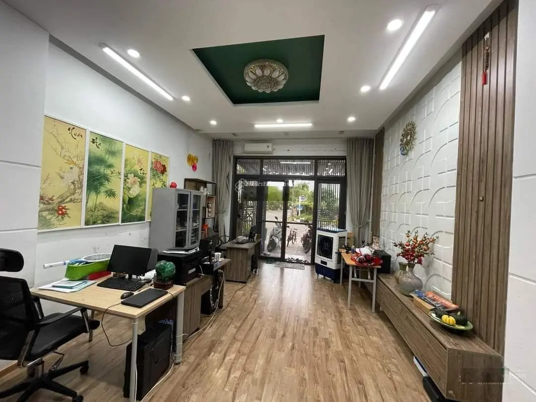Bán nhà đường 10m5 Bình Hoà, Cẩm Lệ gần CMT8. 3 tầng 3 mê