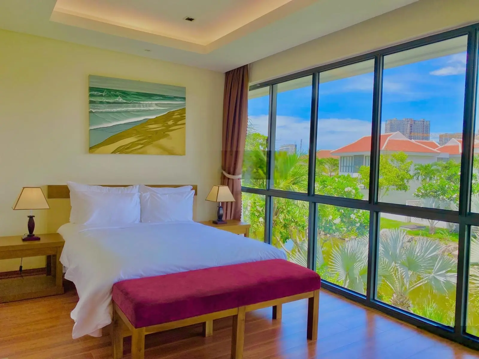 Cắt lỗ biệt thự 732.9m2, 4PN, Ocean Villas Đà Nẵng, sổ đỏ lâu dài full nội thất, hồ bơi sân vườn