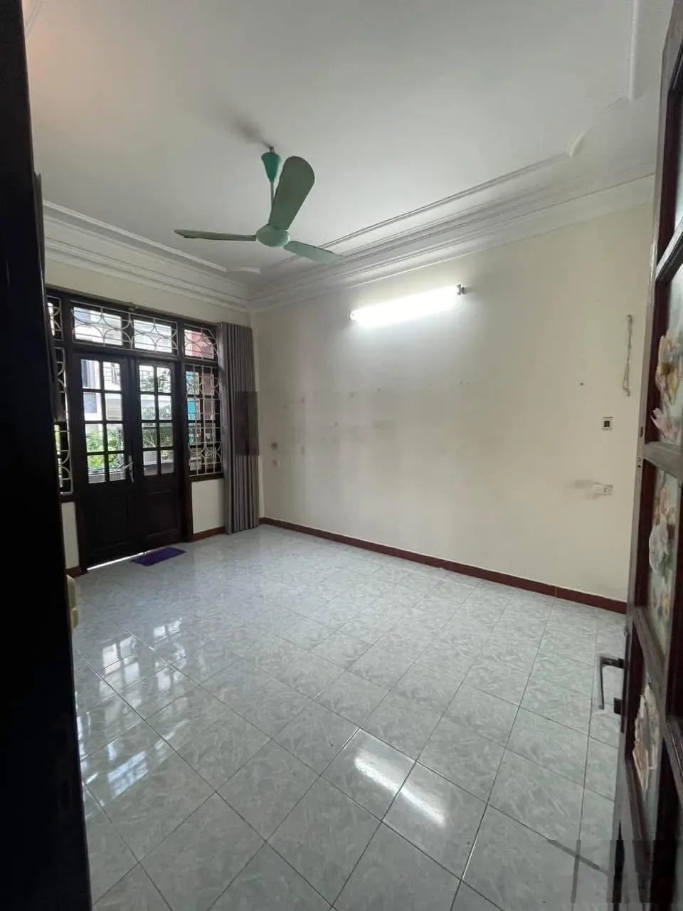 Đỉnh kịch! Trần Quốc Hoàn - Phân lô - Ô tô tránh - 64/80m2 - 19.8 tỷ