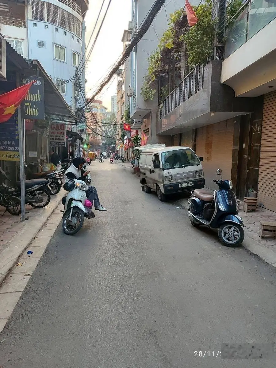 Bán nhà đẹp kinh doanh, lô góc, ô tô vào nhà Mễ Trì, Nam Từ Liêm 57m2,5 tầng, 4.3MT=13.9 tỷ