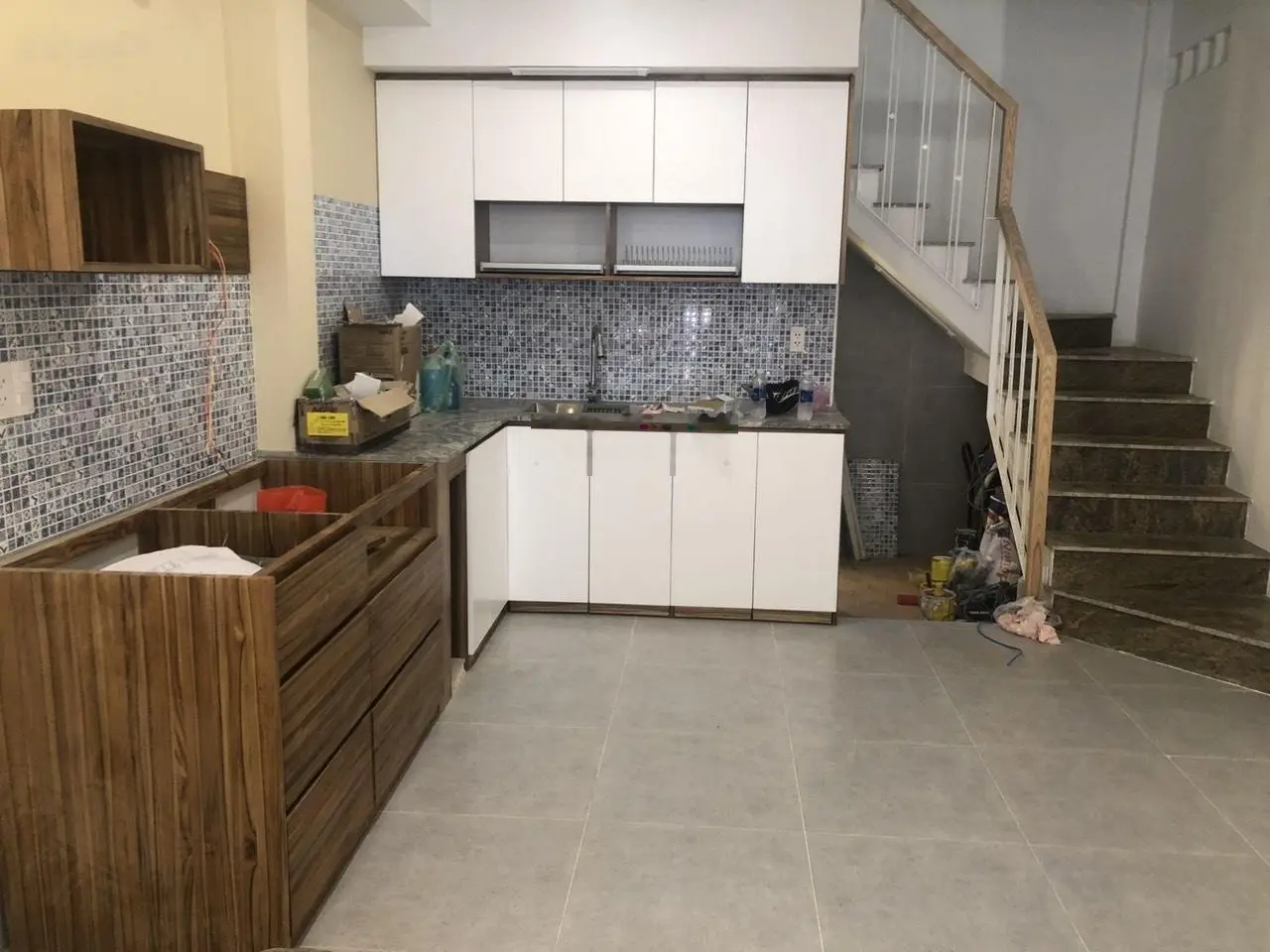 Nhà sát mặt tiền CMT8, Q10, 4.1 x 9.5m nở hậu trệt, 3 lầu. Giá 6,2 tỷ còn bớt