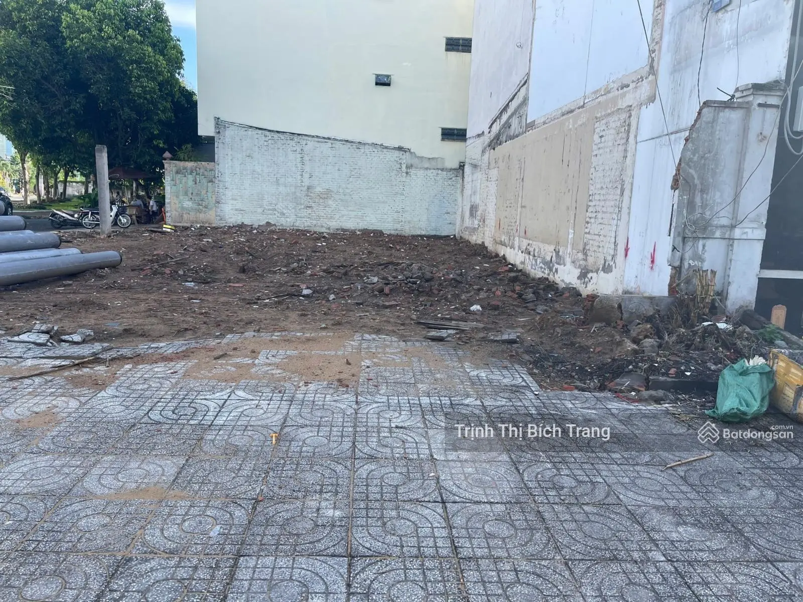 Đất ngay mặt tiền đường hẻm sân bia 130m2. Ngay trường tiểu học Chu Văn An. Đất SHR