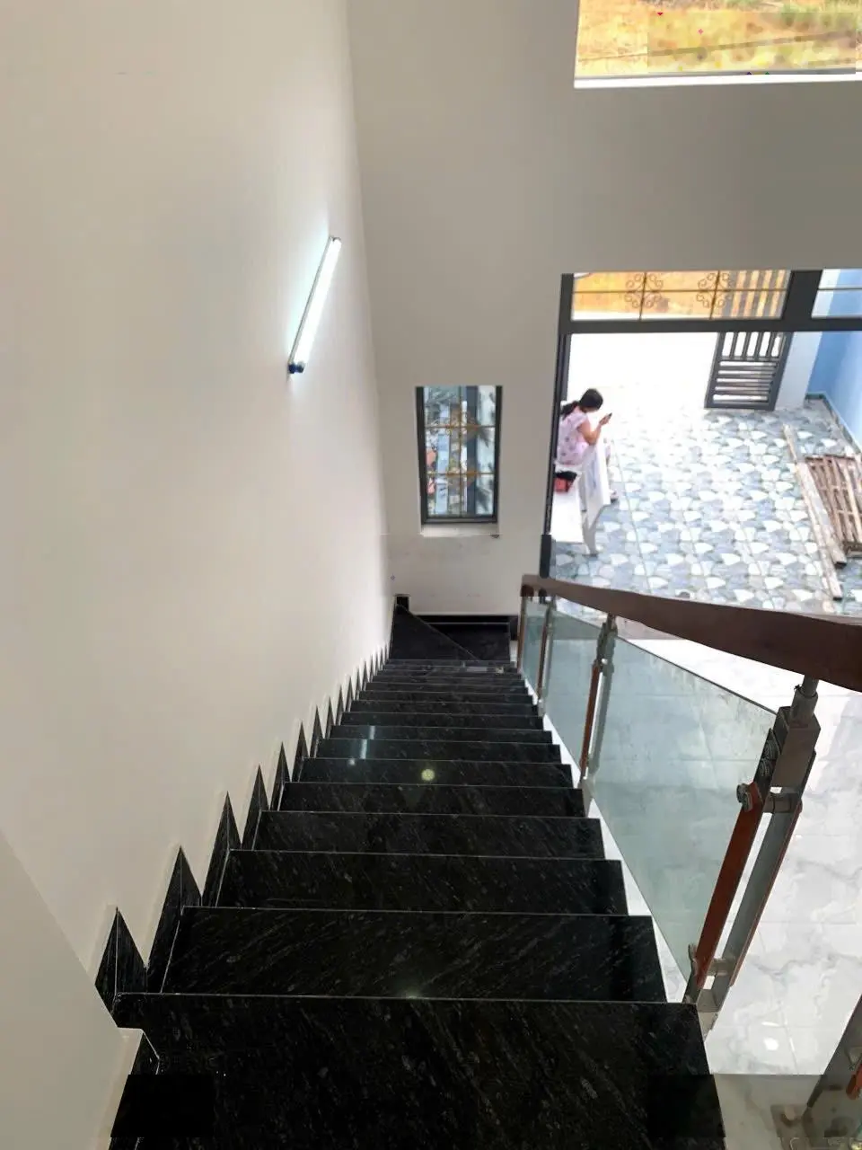 Bán nhà 1 trệt 1 lửng, phù hợp cho gia đình có từ 2 đến 4 thành viên