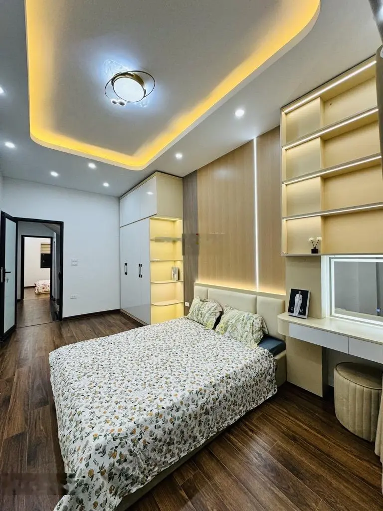 Hàng hiếm - Khu vực hiếm nhà bán - ô tô 30m - Nguyên Hồng - Hà Nội 46m2 giá chỉ 9.1 tỷ