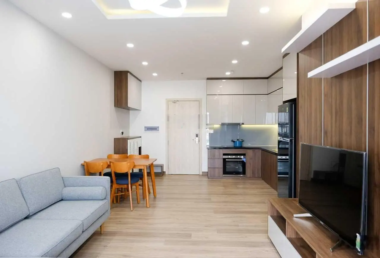 Cần bán gấp căn hộ chung cư Viva Riverside DT: 70m2, 2PN, 2WC. Full NT. Nhà đẹp. Giá: 3,35 tỷ
