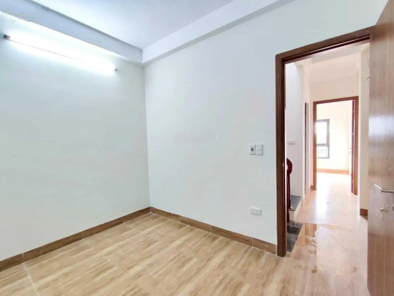 Chính chủ bán nhà Đông La 36m2, ô tô đỗ cửa, ngõ thông