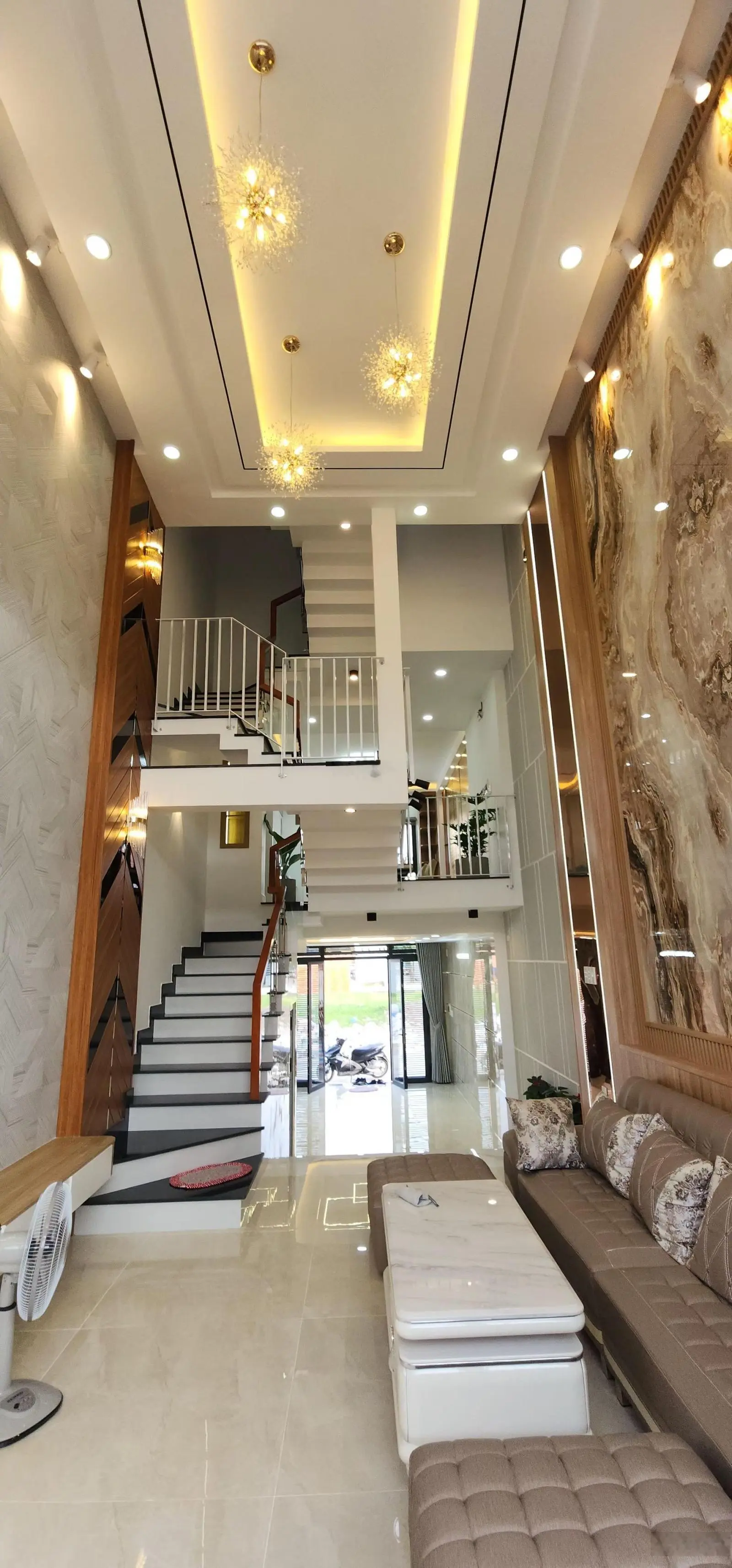 Siêu phẩm nhà phố ,4*15m nằm ở vị trí đắc địa đường thông , tiện buôn bán kinh doanh